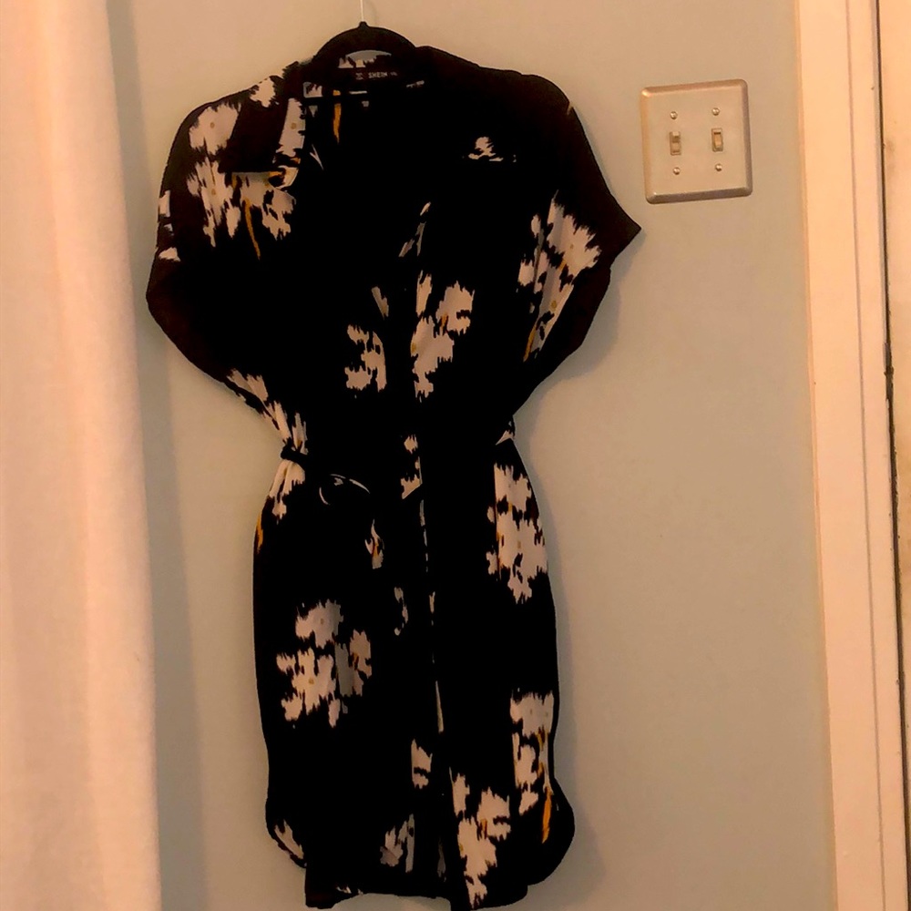 SHEIN / Floral Shirt Dress